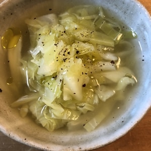 野菜ブイヨンでいただくキャベツのスープ